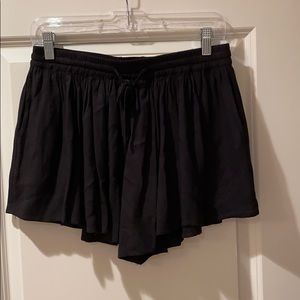 saks fifth avenue flowy shorts